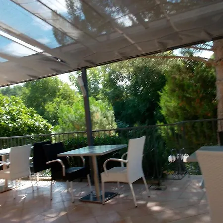 Restaurant Le Moulin De La Foux فندق
